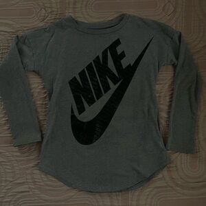 Nike Kids Long Sleeve Shirt in Dark Gray
